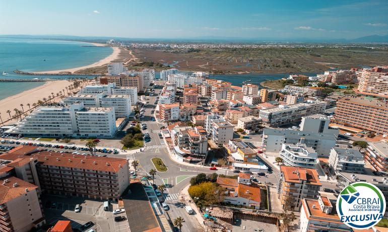 Foto b6edd8a3-cb44-4c68-b7c9-c80de665bc43. Apartament amb aparcament a Santa Margarida Roses