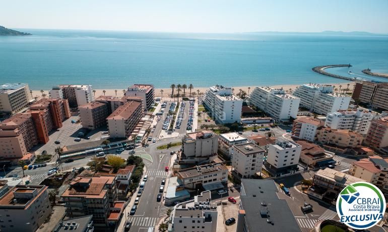 Foto f25844d0-8607-44d1-9446-f9ca703c8569. Apartament amb aparcament a Santa Margarida Roses