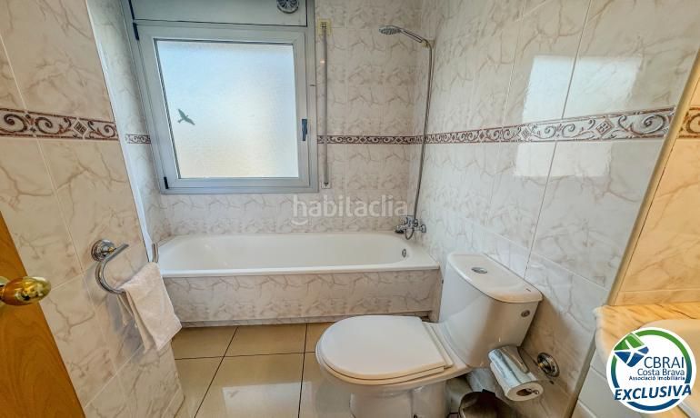 Foto 6ebeff23-cabc-4a2e-aec4-5e9a3ef8427d. Apartament amb aparcament piscina a Santa Margarida Roses