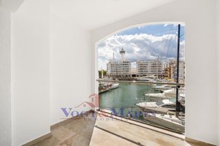 Semi detached house  Avinguda de la república catalana. Casa exclusiva con amarre privado y rápido acceso al mar