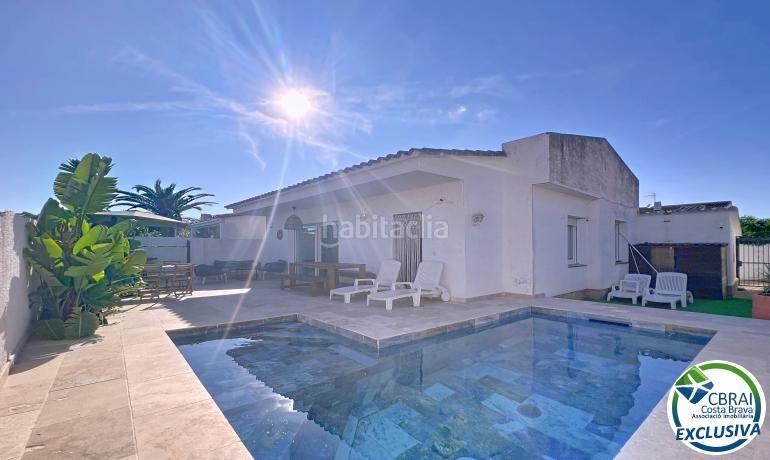 Foto 6445412f-41a9-4660-b522-45a23abaea4b. Casa amb calefacció aparcament piscina a Alberes Empuriabrava