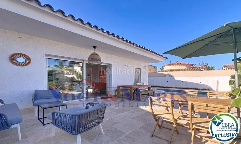 Foto 9885f9c9-d25a-45b2-84ff-131afa90cdfd. Casa amb calefacció aparcament piscina a Alberes Empuriabrava