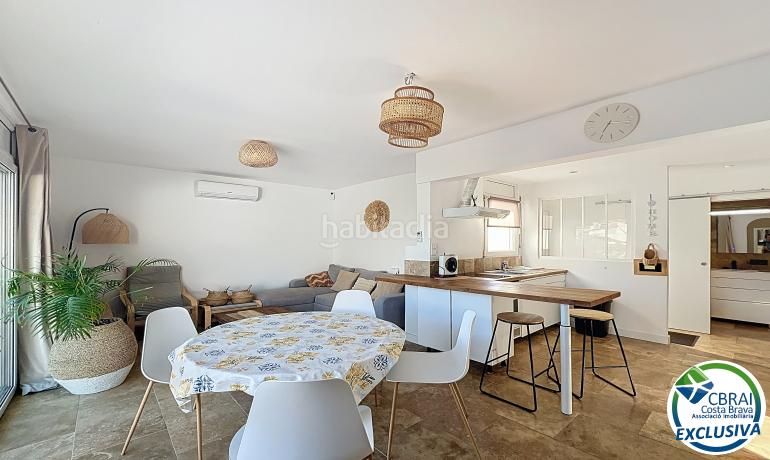 Foto c9a756d4-251f-43be-90f6-7ebd92cc8675. Casa amb calefacció aparcament piscina a Alberes Empuriabrava