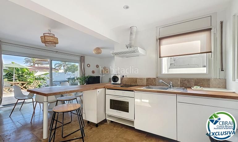 Foto fdf1db9d-1f6a-4c8e-b499-d3a00d3103b2. Casa amb calefacció aparcament piscina a Alberes Empuriabrava