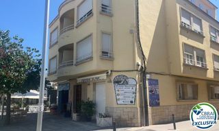 Local Comercial  Carrer d'en mairó. Local en pleno centro de roses, a tan sólo 200m del mar
