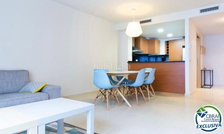 Foto 5b396d67-1fbd-48ab-8714-b81c957e43b1. Apartament amb calefacció aparcament a Centre Roses