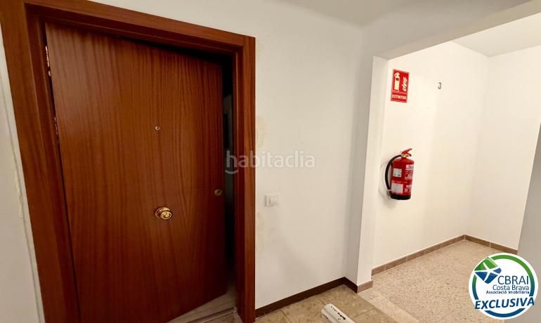 Foto 1c12e5b9-c976-4ee3-9ae9-96ca007c879d. Apartament amb calefacció a Centre Roses