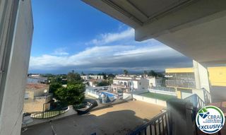 Dachwohnung  Carrer de sant morí. Apartamento  con gran terraza a 150m del mar en empuriabrava