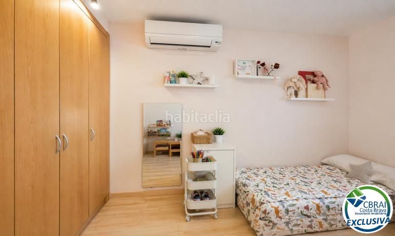 Foto 061c1a86-fa72-4d11-bfd7-c09b86ad0385. Àtic amb calefacció aparcament a Centre Roses