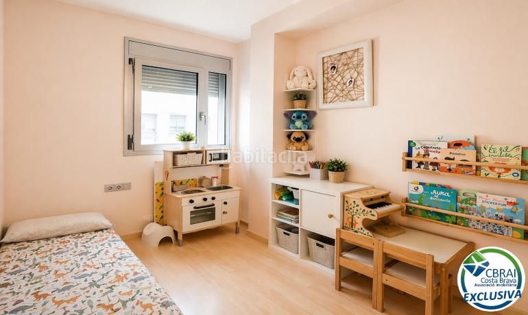 Foto 62fd4a4c-b07a-461d-a485-850f0ffc9170. Àtic amb calefacció aparcament a Centre Roses