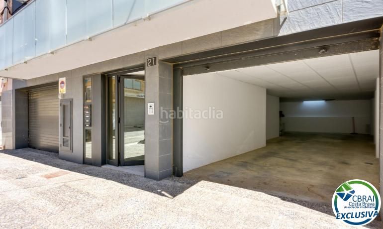 Foto 3fc4963d-2b49-42c8-aeef-6bd0bfc1ad2a. Apartament amb calefacció aparcament a Centre Roses