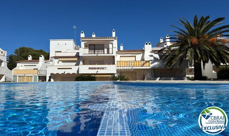 Foto ceca1d3e-f9ec-4935-afb8-acc2d3f98f94. Apartament amb calefacció aparcament piscina a Puig Rom-Canyelles-Almadrava Roses