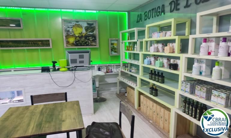 Foto aea55e76-76b9-4d14-ac10-c0bc21d239ad. Local comercial a Centre Roses