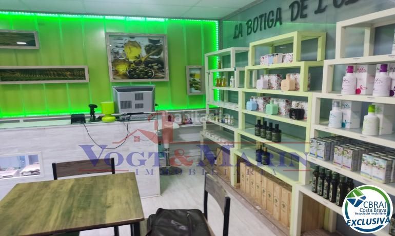 Foto b12f33fc-4e50-4798-9d0d-2f8cdb427eaa. Local comercial a Centre Roses