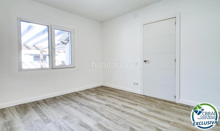 Foto c43a1d78-b04d-4a3a-a2e0-56d01a50e213. Casa amb calefacció aparcament a Carlit - Montseny Empuriabrava