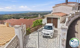 Casa  Carrer albacete. Casa independiente con licencia turística y vista al mar en mas