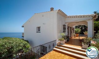 Xalet  Carrer de santa isabel. Villa con magníficas vistas panorámicas al mar