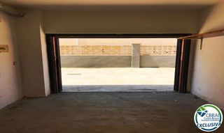 Aparcament cotxe  Avinguda del nautilus. Garaje privado de 12m² en  santa margarita, roses