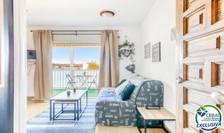Estudi  Carrer flamicell. Estudio con terraza cerrada en flamicell, empuriabrava