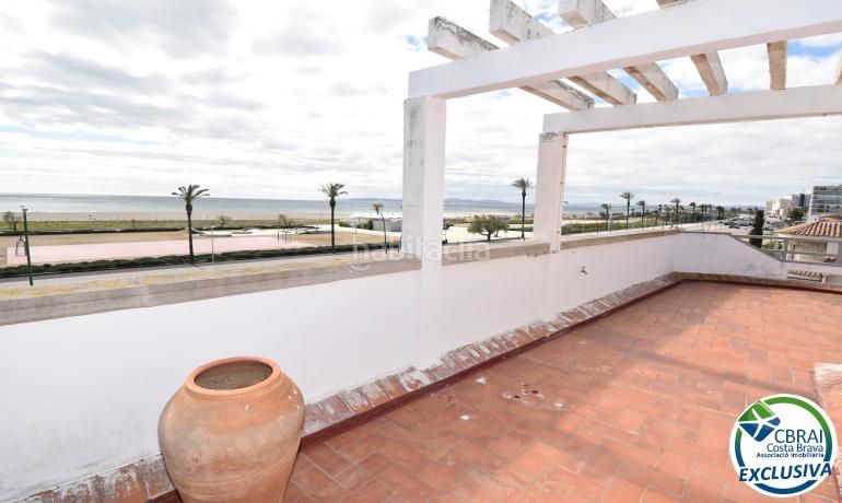 Foto a3c153b0-4413-430a-b8fb-fe8a2cd87604. Edifici a Salins - Cavall de Mar Empuriabrava