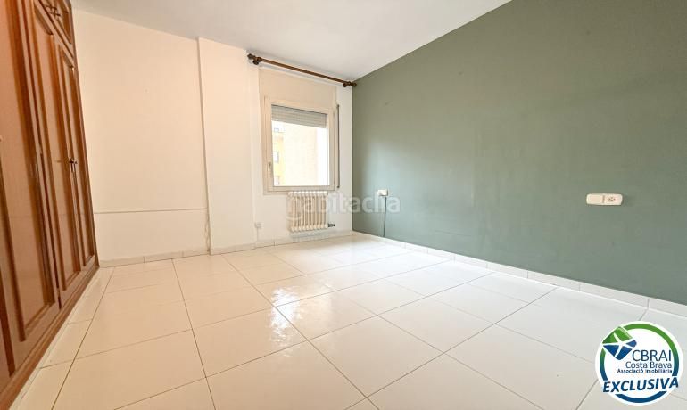 Foto 6b75cc43-c52d-49bd-b78e-78d1680c73f1. Apartament amb calefacció aparcament a Centre Figueres