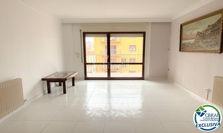 Foto 9b959271-2399-41bd-85a7-62e87becfcb8. Apartament amb calefacció aparcament a Centre Figueres