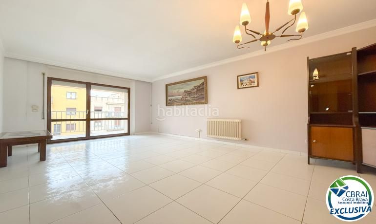 Foto a2c9973d-7ad5-432d-8c60-4657b67c7745. Apartament amb calefacció aparcament a Centre Figueres
