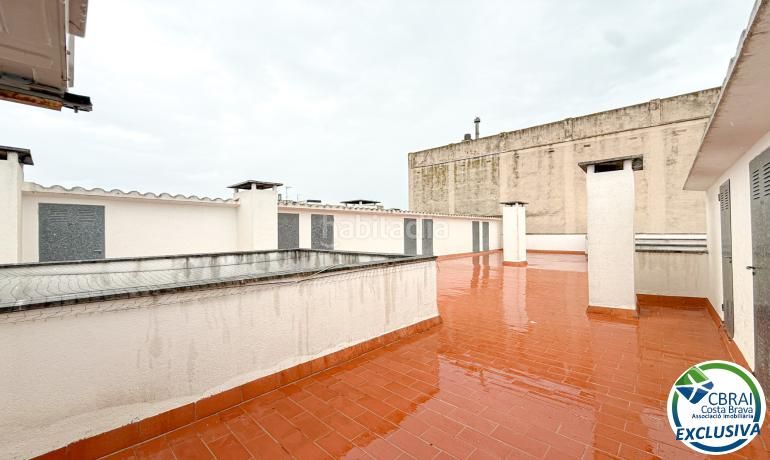 Foto c9e19c31-8362-4918-9ada-fc63181cad01. Apartament amb calefacció aparcament a Centre Figueres