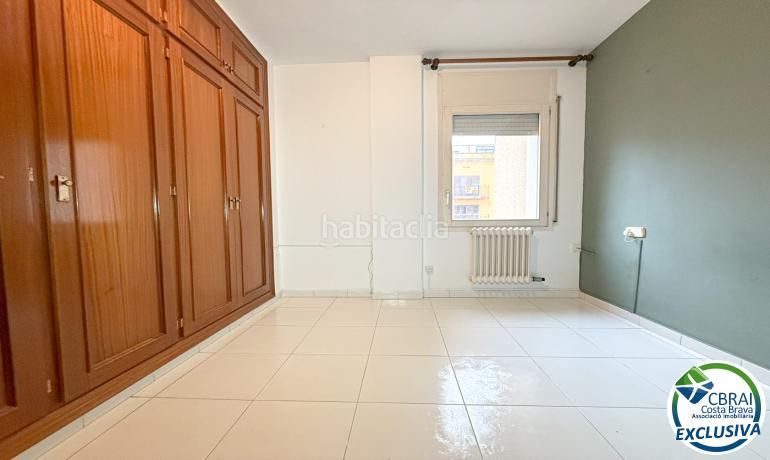 Foto e064ba30-0aec-4d6f-8a77-38464cf66e65. Apartament amb calefacció aparcament a Centre Figueres