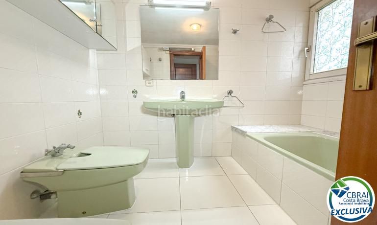 Foto e0875793-5c46-465a-a848-15f1cd03d753. Apartament amb calefacció aparcament a Centre Figueres