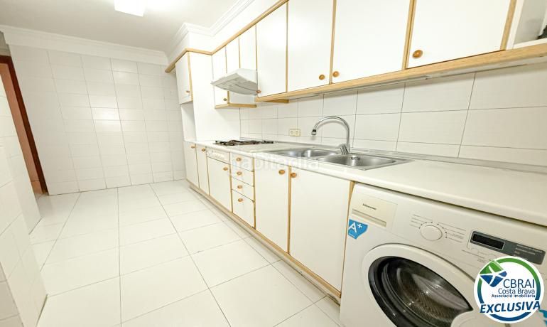 Foto ee92295d-a785-45c8-9767-c435cbc9bd59. Apartament amb calefacció aparcament a Centre Figueres