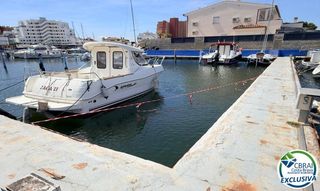 Parking voiture  Carrer cap curt. Magnífico amarre en entorno privilegiado de la costa brava