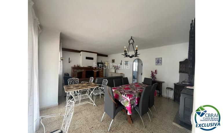 Foto 59c3d1e4-e806-484e-a5d3-5437653c5be4. Casa amb aparcament a Peni Empuriabrava