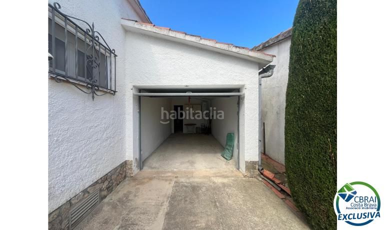 Foto 63125a37-6562-44d7-a050-19df8511a7c4. Casa amb aparcament a Peni Empuriabrava