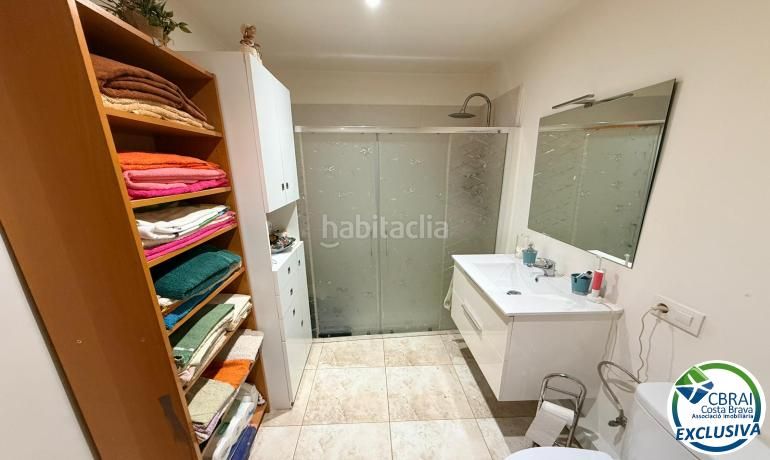 Foto b9c7959d-a3bb-48e7-8c47-a60af8256b15. Pis amb calefacció a Centre Roses