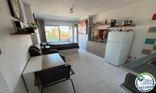 Apartment  Carrer muga-delta. Acogedor estudio con terraza en empuriabrava