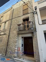 Maison jumelée  Carrer del puig barotell. Casa de piedra con terraza y vistas en el corazón del alt empord