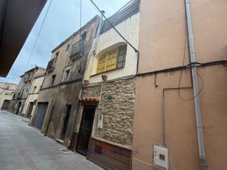 Casa a schiera  Carrer major. Casa de pueblo a reformar en sant climent sescebes