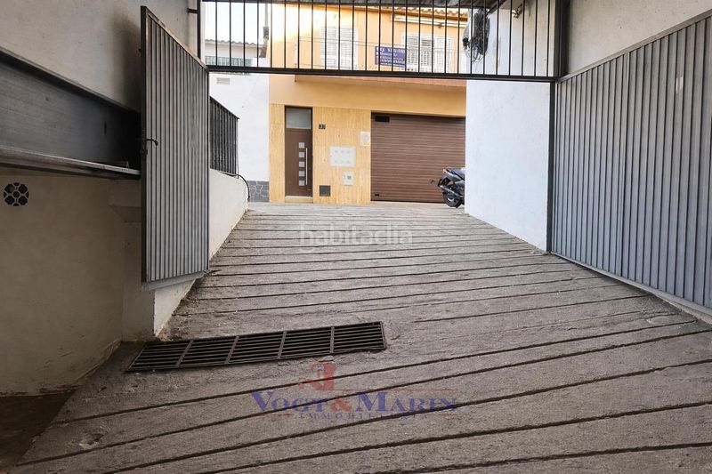 Foto 7a6257ca-7923-4007-9f60-4a28733261dd. Aparcament cotxe a Centre Roses