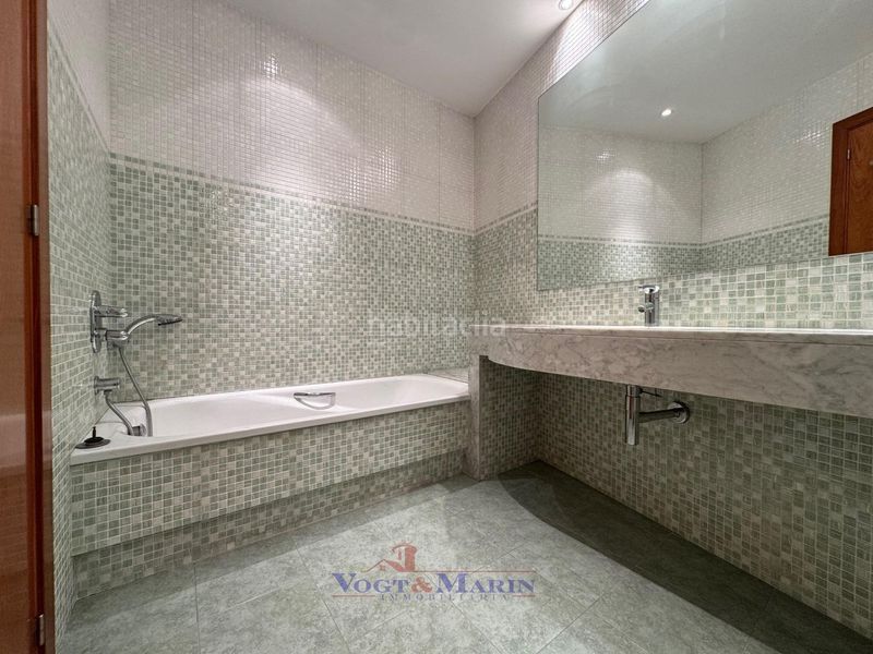 Foto 015d47f9-1ce6-4e58-934d-c5658f1d4e35. Apartament amb calefacció aparcament a Creu de la Mà Figueres
