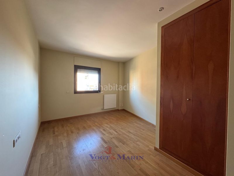 Foto 2d66aa0e-9d48-44d5-9a20-e3e1fda86c65. Apartament amb calefacció aparcament a Creu de la Mà Figueres