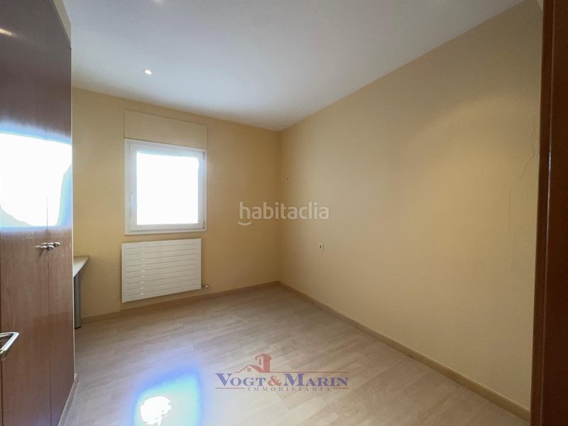 Foto e379a51c-f753-4514-b449-b578b9f2c0c7. Apartament amb calefacció aparcament a Creu de la Mà Figueres