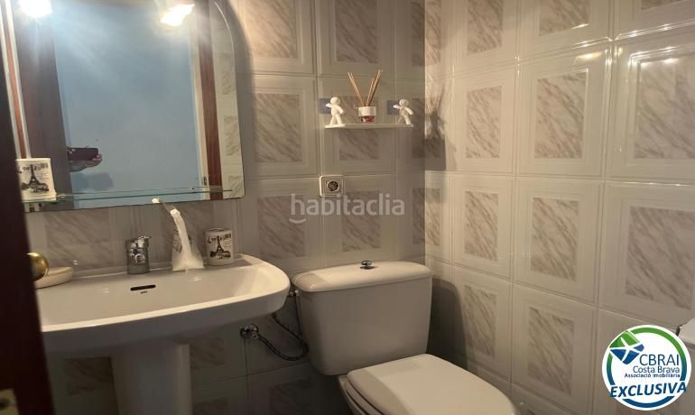 Foto 40840aec-f957-4b23-b8c8-b57c4db8ceab. Apartament amb calefacció a Centre Roses