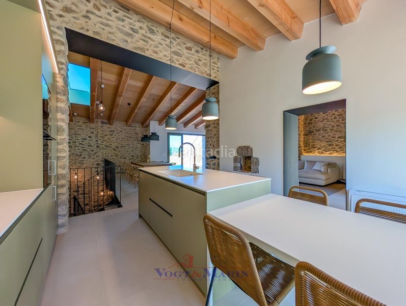 Foto 41a1a8d0-4345-4787-bab0-52b9337c7f37. Casa  reformada con diseño único en Palau-saverdera