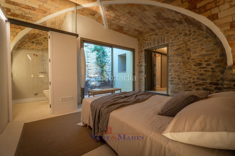 Foto 53a8a7cb-4e0d-46e9-9af9-0095e3a278a5. Casa  reformada con diseño único en Palau-saverdera
