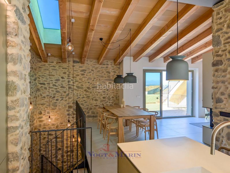 Foto 790da91a-23b5-4132-ab21-c177e9ac50ae. Casa  reformada con diseño único en Palau-saverdera