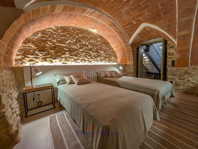 Foto 818a6099-2ec7-4f3e-9906-07fc82997183. Casa  reformada con diseño único en Palau-saverdera