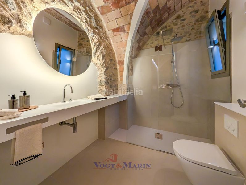 Foto 98b05a6a-9f3e-4e94-8de9-04a8f9d096c8. Casa  reformada con diseño único en Palau-saverdera