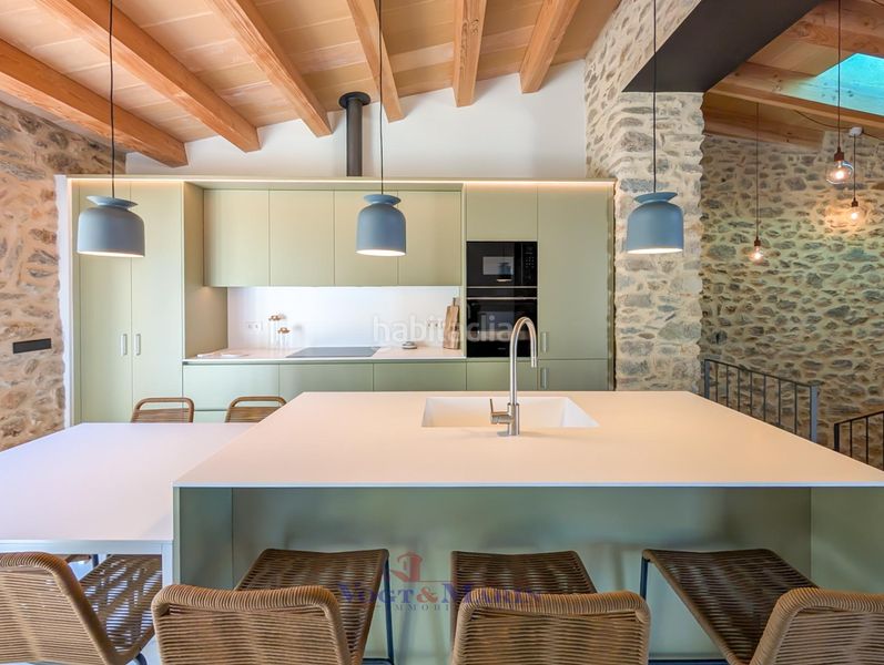 Foto ac5a37d2-8ed3-45f4-99e7-2e50806d0b5b. Casa  reformada con diseño único en Palau-saverdera