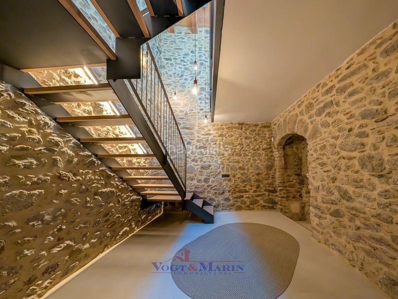 Foto ce93bb17-e85a-4a5a-aa08-a7864f759684. Casa  reformada con diseño único en Palau-saverdera